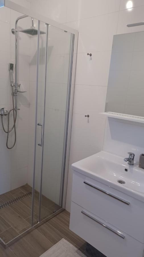 Olive Tree House With Jacuzzi, Wifi And 40M2 Pool Βίλα Siritovci Εξωτερικό φωτογραφία