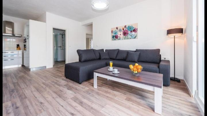 Olive Tree House With Jacuzzi, Wifi And 40M2 Pool Βίλα Siritovci Εξωτερικό φωτογραφία