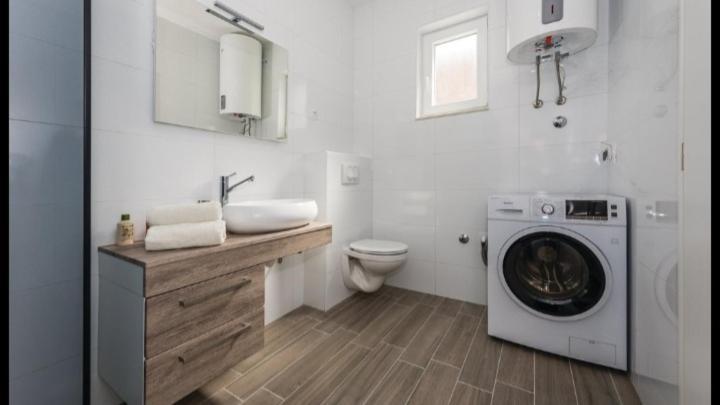 Olive Tree House With Jacuzzi, Wifi And 40M2 Pool Βίλα Siritovci Εξωτερικό φωτογραφία