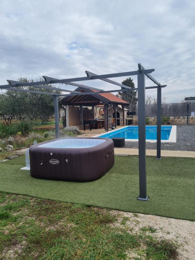 Olive Tree House With Jacuzzi, Wifi And 40M2 Pool Βίλα Siritovci Εξωτερικό φωτογραφία